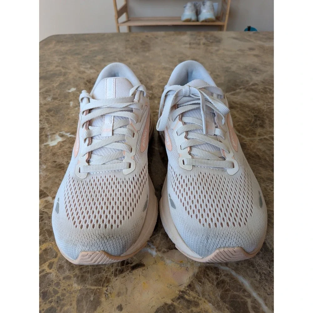 Brooks does not